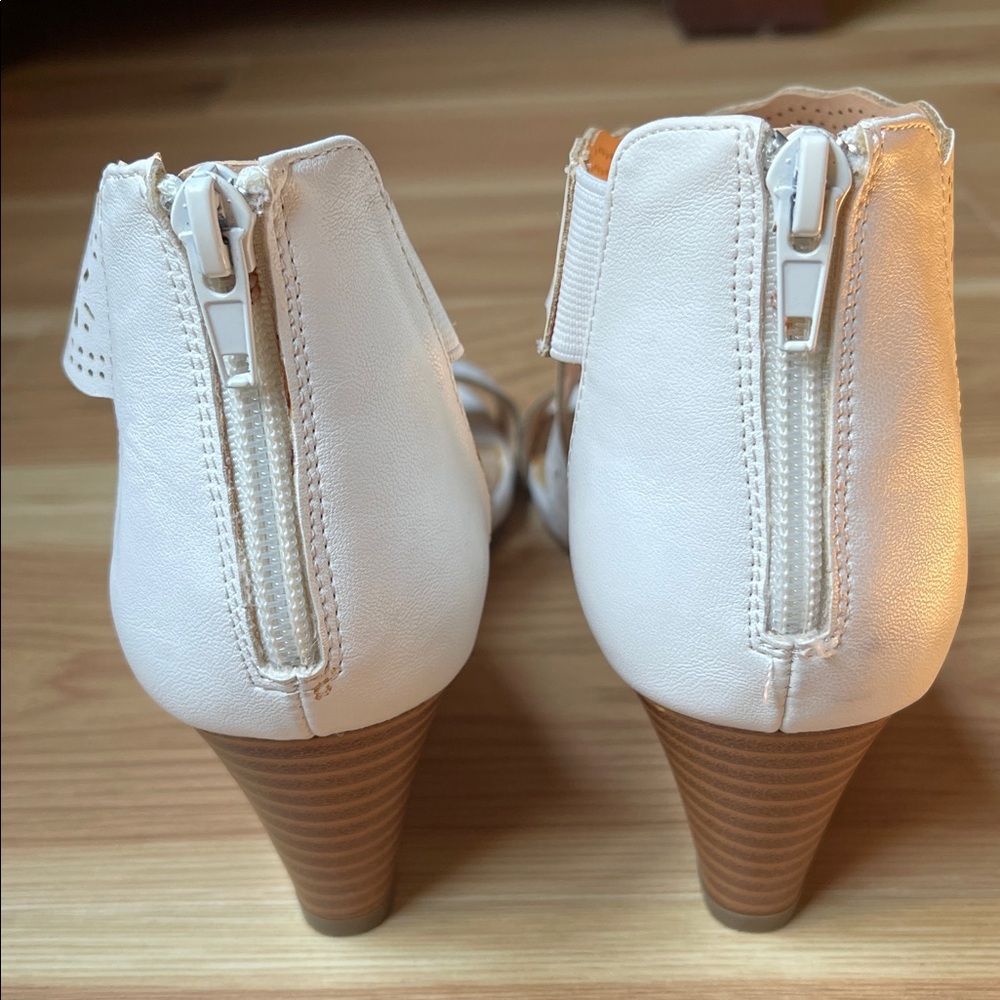 White floral wedge sandals - Picture 4 of 4